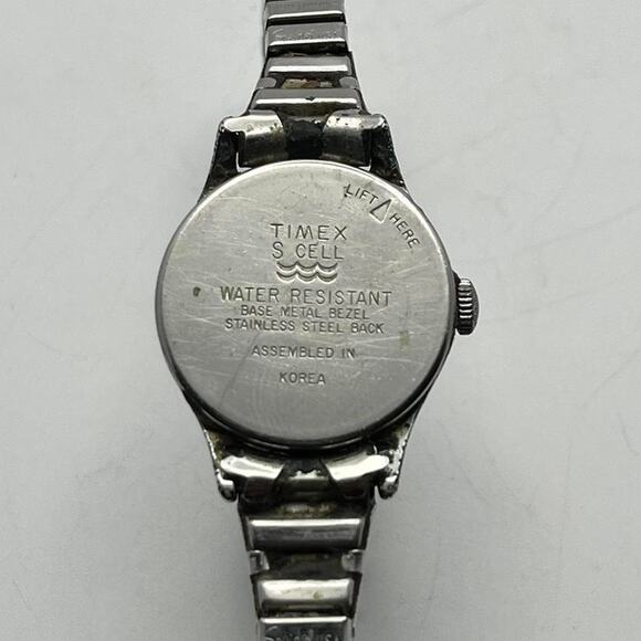 Vintage Silver Timex Watch - Picture 2 of 3